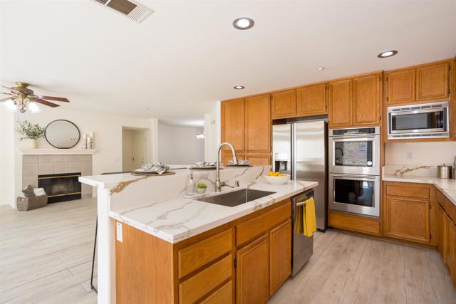 2168 Pointe Parkway, Spring Valley CA: https://media.crmls.org/mediaz/c0b0ab0b-6caa-43c4-8365-7be73d5da2d4.jpg