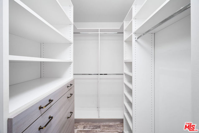 2121 Virginia Avenue, Santa Monica CA: https://media.crmls.org/mediaz/c0b1816b-68ac-494c-8fd8-a1e9b1e1f738.jpg