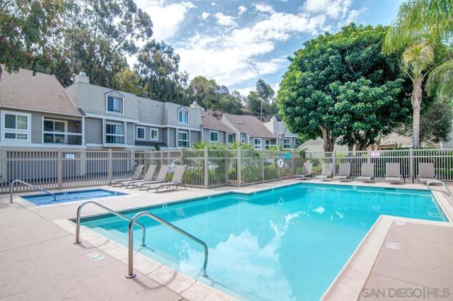 3762 Balboa Terrace Unit B, San Diego CA: https://media.crmls.org/mediaz/c0b18779-6476-4165-97bd-367afbdd8e16.jpg