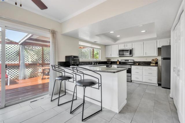 2380 Cabrillo Dr, Hayward CA: https://media.crmls.org/mediaz/c0b1f4da-809c-47e2-ab63-4b4c4f1e0757.jpg