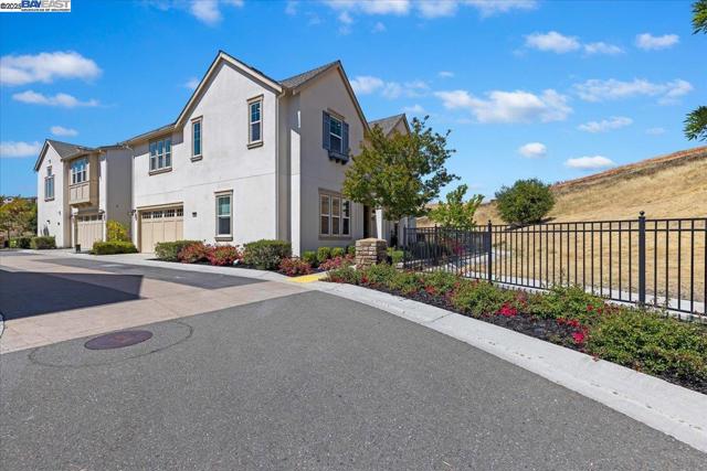 4369 Table Mountain Rd, Dublin CA: https://media.crmls.org/mediaz/c0b25f2f-66a6-455d-8124-695794ab1f0b.jpg