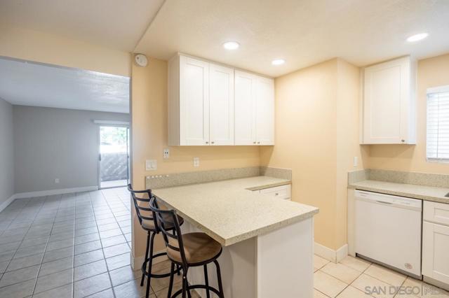 2566 WHITE OAK PLACE, Escondido CA: https://media.crmls.org/mediaz/c0b26fd8-9690-47f4-ad78-5720d499336c.jpg