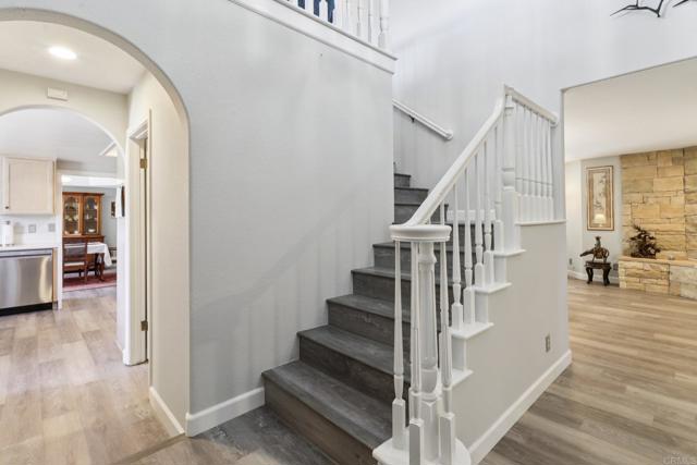 9704 Indian Creek Way, Escondido CA: https://media.crmls.org/mediaz/c0b27a0b-da07-43a8-8b8e-ec9547885982.jpg