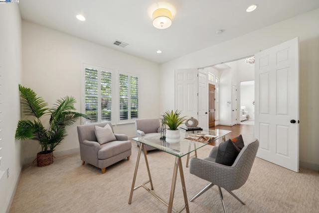 2307 Vineyard Heights Ln, Pleasanton CA: https://media.crmls.org/mediaz/c0b2dedc-5d6e-4de5-90d7-1c7076c78df1.jpg