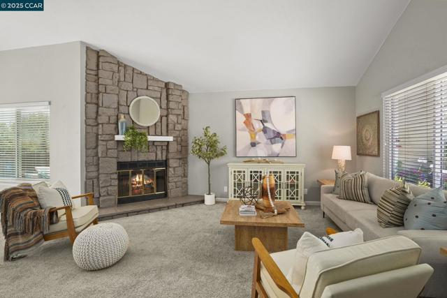2132 Rock Pass Pl, Martinez CA: https://media.crmls.org/mediaz/c0b2eeac-452e-42fe-aef3-60f4af7dc820.jpg