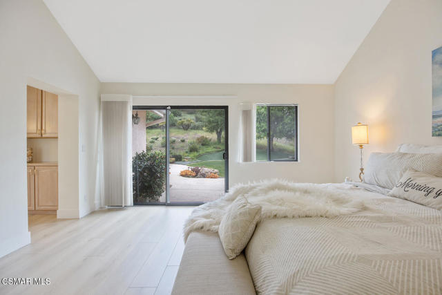 790 Spring Canyon Place, Thousand Oaks CA: https://media.crmls.org/mediaz/c0b3cfcd-5006-4a82-906e-acce43a4e94c.jpg