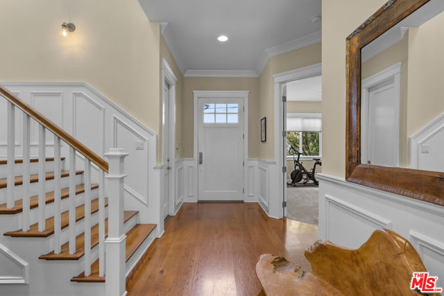 1712 CURTIS Avenue, Manhattan Beach CA: https://media.crmls.org/mediaz/c0b408b4-fd9c-40a4-b85c-344f6ee6e874.jpg