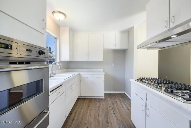 1077 Haven Avenue, Simi Valley CA: https://media.crmls.org/mediaz/c0b432ae-cb36-424c-b958-31ad8aceb26b.jpg