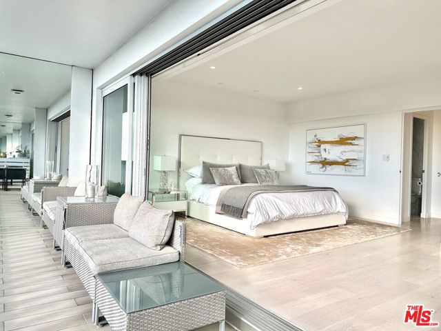 999 N Doheny Drive, West Hollywood CA: https://media.crmls.org/mediaz/c0b4939f-fc47-4572-be9d-485ed2a8d0d8.jpg