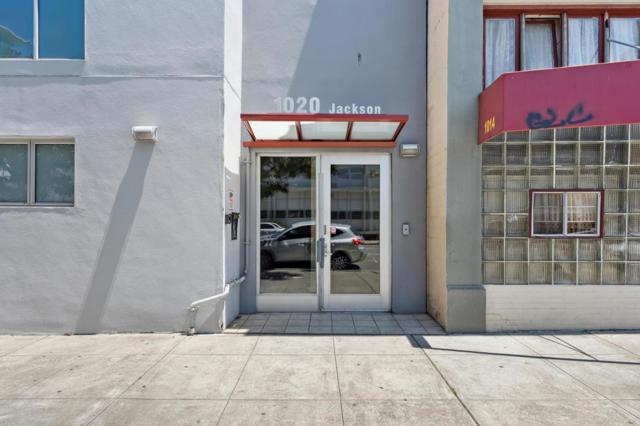 1020 Jackson Street, Oakland CA: https://media.crmls.org/mediaz/c0b4f4f3-0008-4edf-9d2b-2c24f34d4c91.jpg