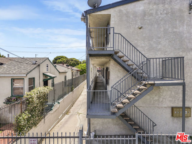 3120 W 71st Street, Los Angeles CA: https://media.crmls.org/mediaz/c0b5cb2f-dd2f-4e3c-847e-1e706657de1b.jpg