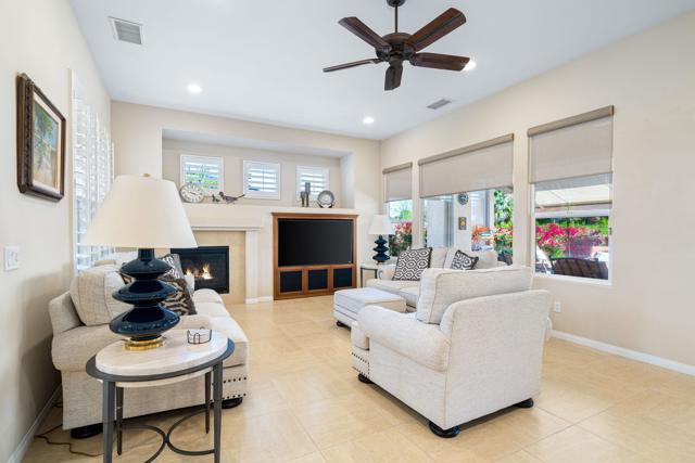 81139 Laguna Court, La Quinta CA: https://media.crmls.org/mediaz/c0b5f532-1005-46f4-94a7-a3e78abddb64.jpg