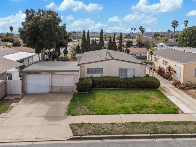 3317 19 Jemez Dr, San Diego CA: https://media.crmls.org/mediaz/c0b75528-8ab8-4264-a87a-987cfc4fc3c5.jpg