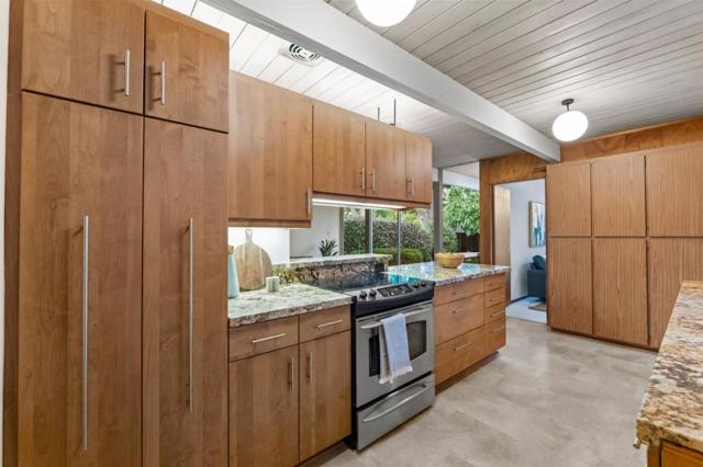1204 Navlet Court, Sunnyvale CA: https://media.crmls.org/mediaz/c0b76758-ccee-4282-acc1-190f36228179.jpg