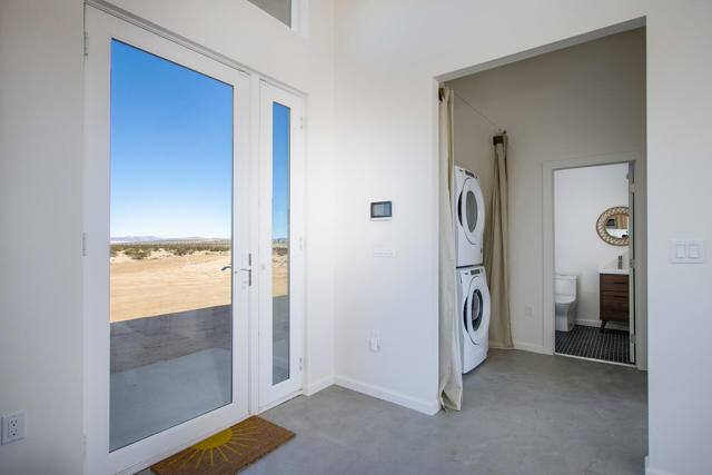 62751 Winters Road, Joshua Tree CA: https://media.crmls.org/mediaz/c0b816fe-c1e8-4883-8741-421fb81b4c45.jpg