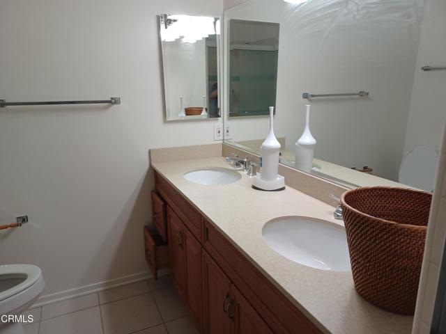 1593 La Jolla Drive, Thousand Oaks CA: https://media.crmls.org/mediaz/c0b82d66-16cb-48e9-8347-09a204199f12.jpg