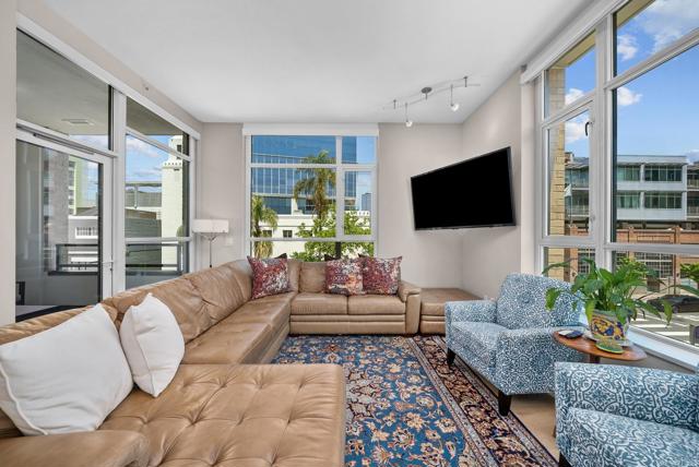 Detail Gallery Image 31 of 66 For 325 7th Ave #212,  San Diego,  CA 92101 - 3 Beds | 2/1 Baths
