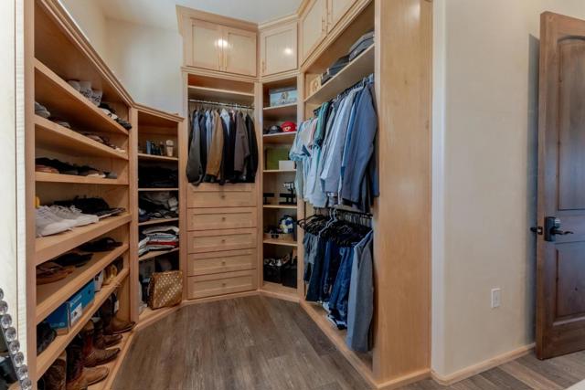 8440 Lovers Lane, Hollister CA: https://media.crmls.org/mediaz/c0b88b49-a020-4b2d-9cd4-8aa08d1762f9.jpg