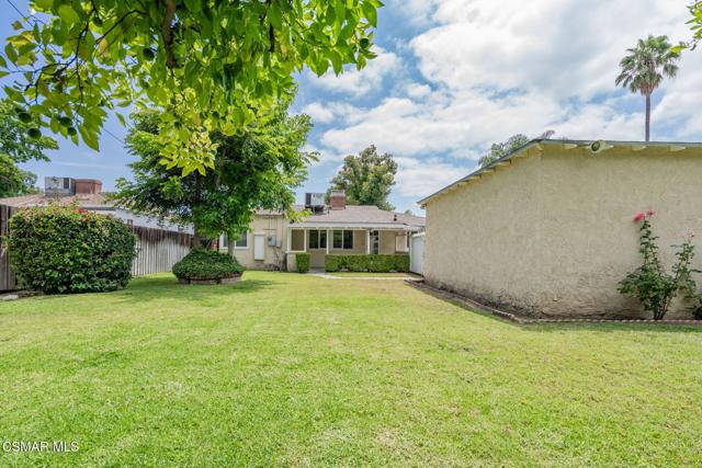 5715 Vista Del Monte Avenue, Sherman Oaks CA: https://media.crmls.org/mediaz/c0b9a277-2769-47dd-80d4-d7dd63f20fab.jpg