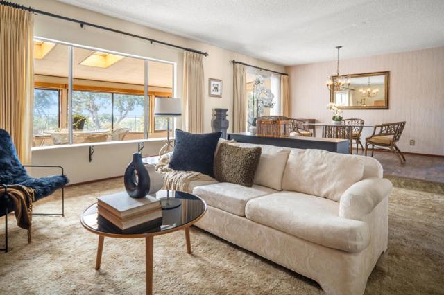 9495 S Century Oak Road, Salinas CA: https://media.crmls.org/mediaz/c0b9b019-7324-4d6b-9e5a-3da81b9b7bbc.jpg