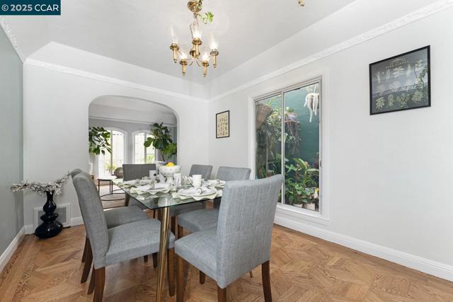 1923 28th Ave, San Francisco CA: https://media.crmls.org/mediaz/c0b9dcb5-a140-4ef9-b9ed-0349da406fb3.jpg