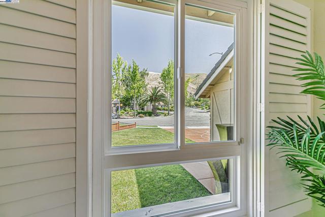 38957 Altura Street, Fremont CA: https://media.crmls.org/mediaz/c0bb2bf4-1344-4a04-bb89-b19c8cea753a.jpg