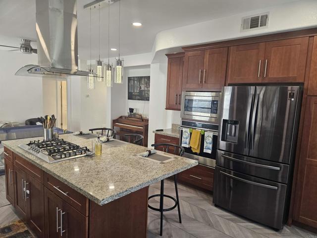 43075 Corte Fresca, Temecula CA: https://media.crmls.org/mediaz/c0bb4e7b-0b05-4d02-961a-c9535ebe6251.jpg