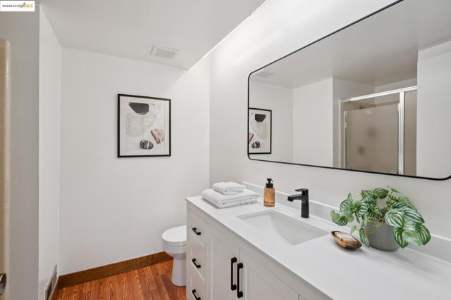 5821 Cold Water Dr, Castro Valley CA: https://media.crmls.org/mediaz/c0bc6a7d-8fbe-46df-b690-27de83b5791f.jpg