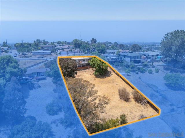2035 Paradise St, San Diego CA: https://media.crmls.org/mediaz/c0bc72e8-36f3-41b2-afe4-5231578956d3.jpg
