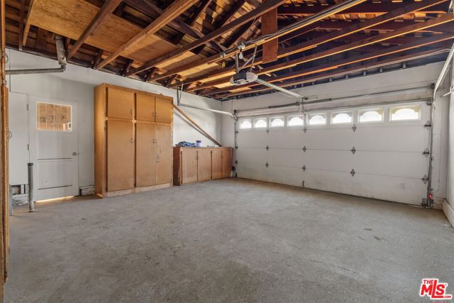 19714 Galway Avenue, Carson CA: https://media.crmls.org/mediaz/c0bc7db6-9580-44d8-b1b2-5950a0e69c66.jpg