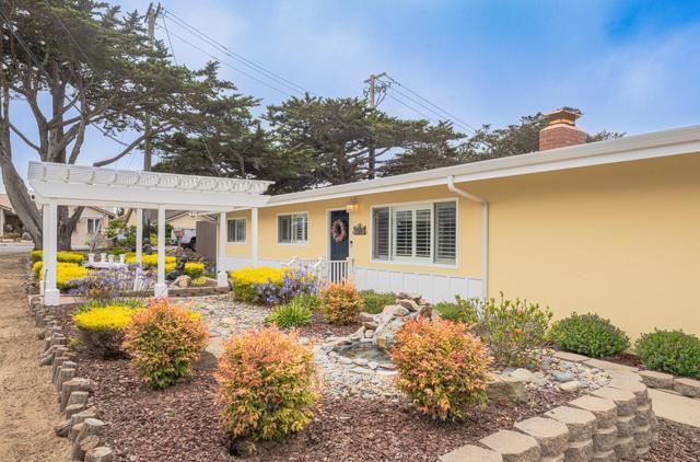 3093 Salinas Avenue, Marina CA: https://media.crmls.org/mediaz/c0bd5f17-02c5-4d9c-80e0-629491bd4cc4.jpg