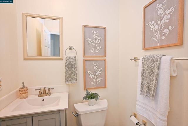 1677 6Th St, Concord CA: https://media.crmls.org/mediaz/c0bd8375-cec3-4cad-a01e-9b051cc0549e.jpg