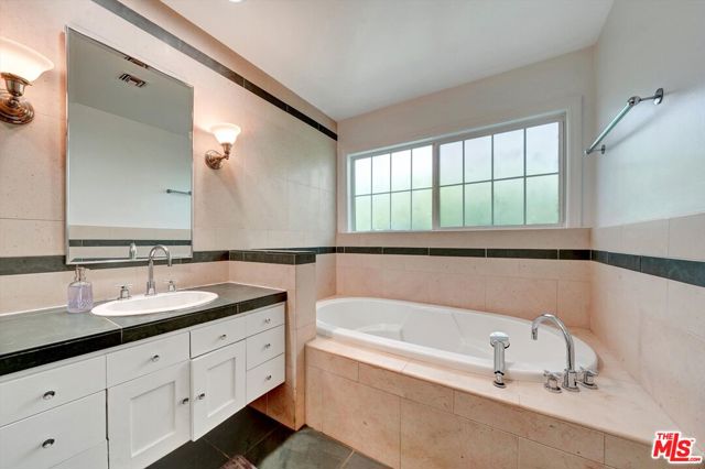 660 S Gretna Green Way, Los Angeles CA: https://media.crmls.org/mediaz/c0bdba09-aee4-44a2-b500-d46e2a0b7d9c.jpg