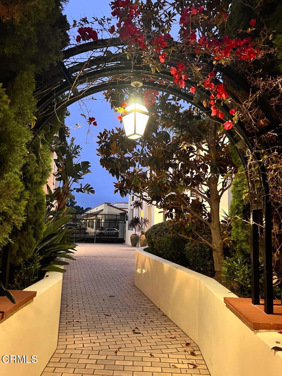 https://media.crmls.org/mediaz/c0be0852-dbbb-4565-aea4-ad551be5b00e.jpg?preset=X-Large