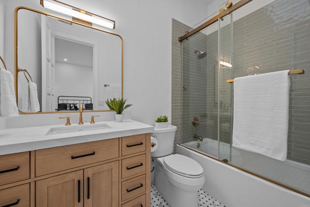 18150 Via Ascenso, Rancho Santa Fe CA: https://media.crmls.org/mediaz/c0bf322a-01ee-4579-9bce-2997ce196bab.jpg