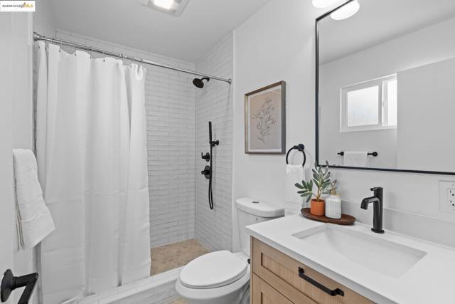 34841 Potomac River Pl, Fremont CA: https://media.crmls.org/mediaz/c0bffce3-01de-4a2c-853d-751f086a66a6.jpg
