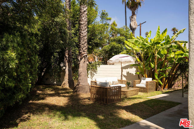 2300 Pisani Place, Venice CA: https://media.crmls.org/mediaz/c0c0097b-fd94-4902-adcf-5c3693c93aac.jpg