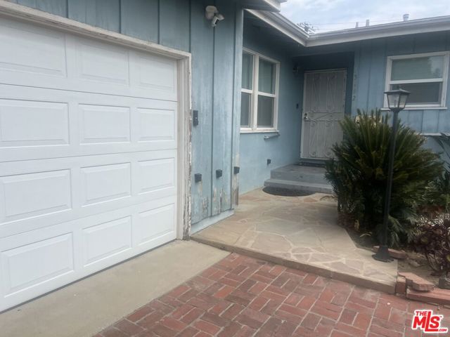 15952 Kalisher Street photo 3