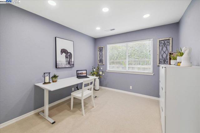 5204 Hummingbird Rd, Pleasanton CA: https://media.crmls.org/mediaz/c0c095f9-67c6-4482-a231-be646404a28c.jpg
