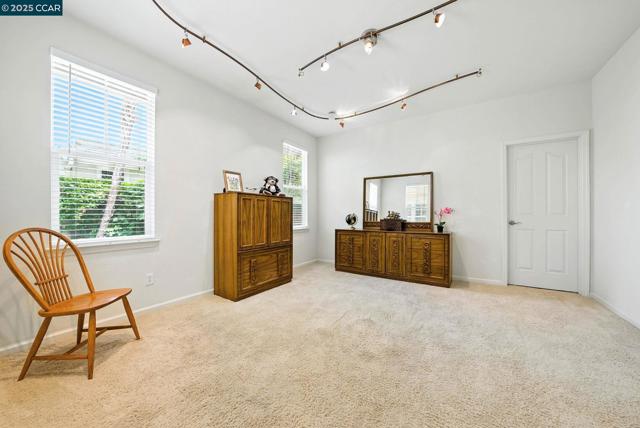 630 Oscar St, Vallejo CA: https://media.crmls.org/mediaz/c0c098e0-b01f-4a0c-91db-ba34ccadc402.jpg