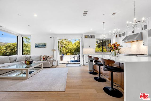 4841 Minden Place, Los Angeles CA: https://media.crmls.org/mediaz/c0c10254-1458-4a50-a7aa-69f6a6e02ccf.jpg