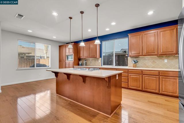 3627 Otter Brook Loop, Discovery Bay CA: https://media.crmls.org/mediaz/c0c12bb5-68a6-4d6f-9031-b2e23a56fd31.jpg