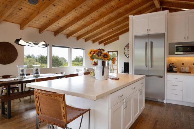 26282 Atherton Drive, Carmel CA: https://media.crmls.org/mediaz/c0c22a6e-eac6-48ef-8d65-0fdd07b7e342.jpg