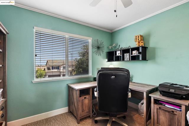 150 Ridge Crest Ct, Oakley CA: https://media.crmls.org/mediaz/c0c3347c-cf6a-4ae2-b66f-652bbd4f1e9c.jpg