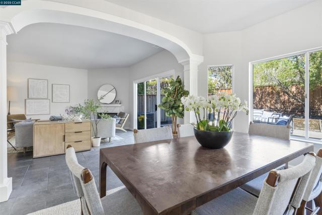 5 Stuart Place, Danville CA: https://media.crmls.org/mediaz/c0c342f4-4712-4f11-9a98-7650b6f26922.jpg