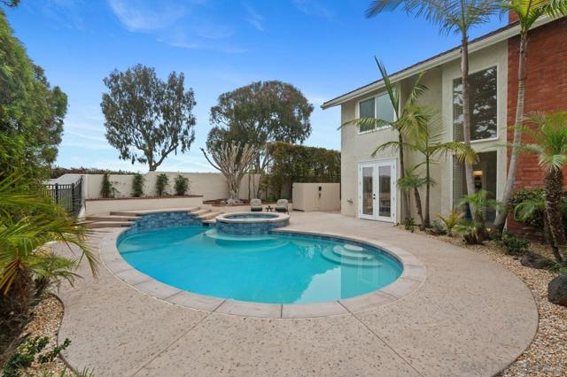 8206 Caminito Lacayo, La Jolla CA: https://media.crmls.org/mediaz/c0c34c20-8301-41dd-afca-5206d9aebc77.jpg