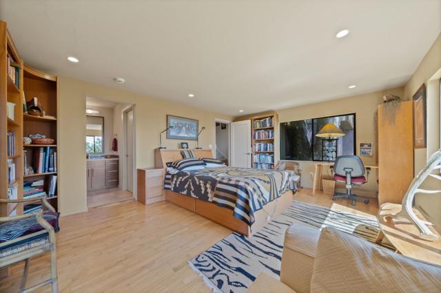 170 Fox Run, Los Gatos CA: https://media.crmls.org/mediaz/c0c3b1ad-65eb-4a83-84fe-48d0d59c0cac.jpg