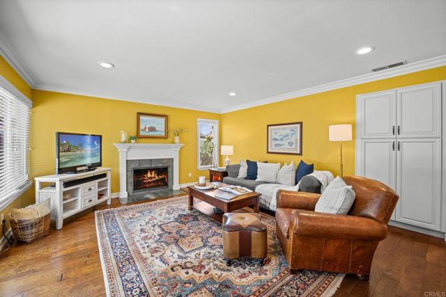 2702 Jacaranda Avenue, Carlsbad CA: https://media.crmls.org/mediaz/c0c42d03-6a39-4e3c-aba6-c982cc9b477f.jpg