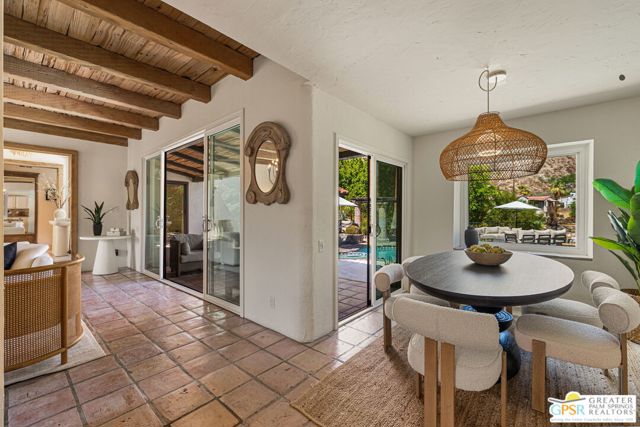 370 W Crestview Drive, Palm Springs, CA 92264