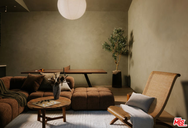 4209 Vantage Avenue, Studio City CA: https://media.crmls.org/mediaz/c0c5b1c0-92c8-4bd0-b4d4-93d9a677a19e.jpg